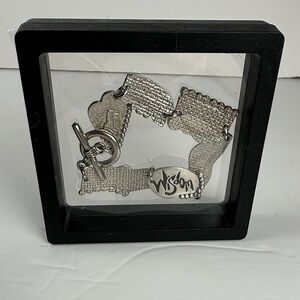 Marcie USA Pewter Affirmation Charm Bracelet Faith Love Believe Laugh Toggle